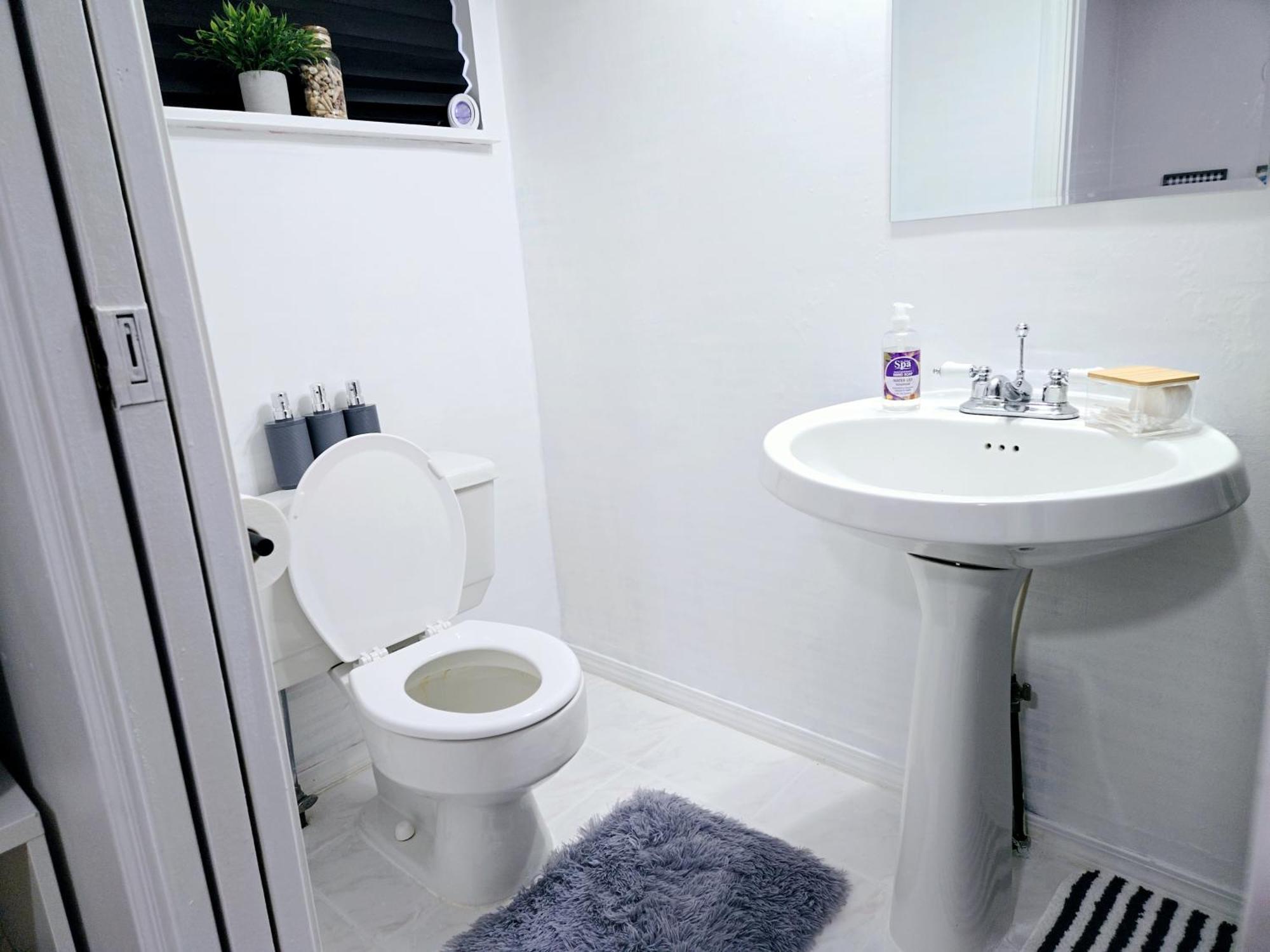 Lovely Cozy Room! With Attached Private Bath In The Heart Of Vancouver! Private Parking & Self Check-In! Exterior foto