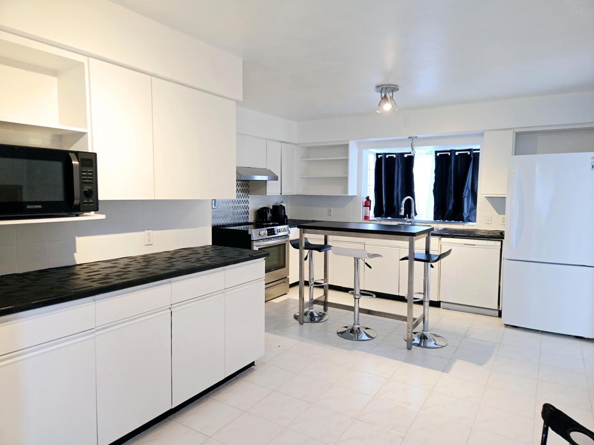 Lovely Cozy Room! With Attached Private Bath In The Heart Of Vancouver! Private Parking & Self Check-In! Exterior foto